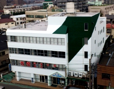 本社ビル外観